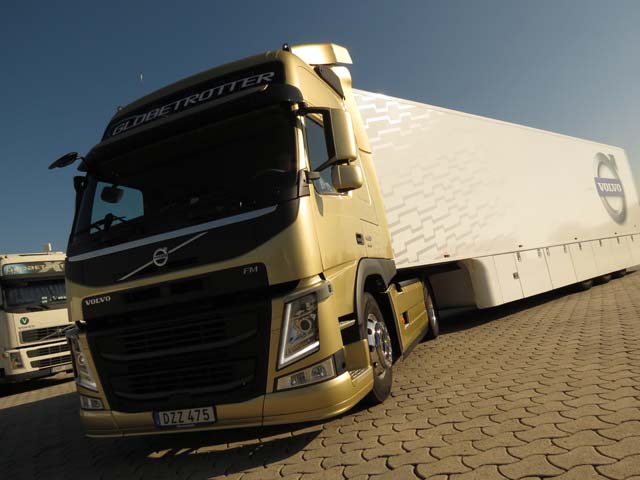 La caja de cambios automatizada del Volvo FM Euro 6 I-See recibe información de la orografía y ofrece ahorro de combustible.
